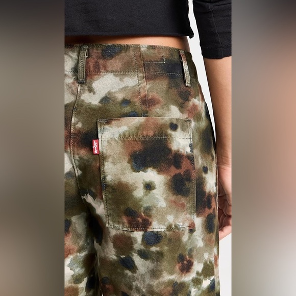 NWOT Levi’s Premium Wide Leg Relaxed Baggy Green Camouflage Cargo Pants 24 - Picture 12 of 13
